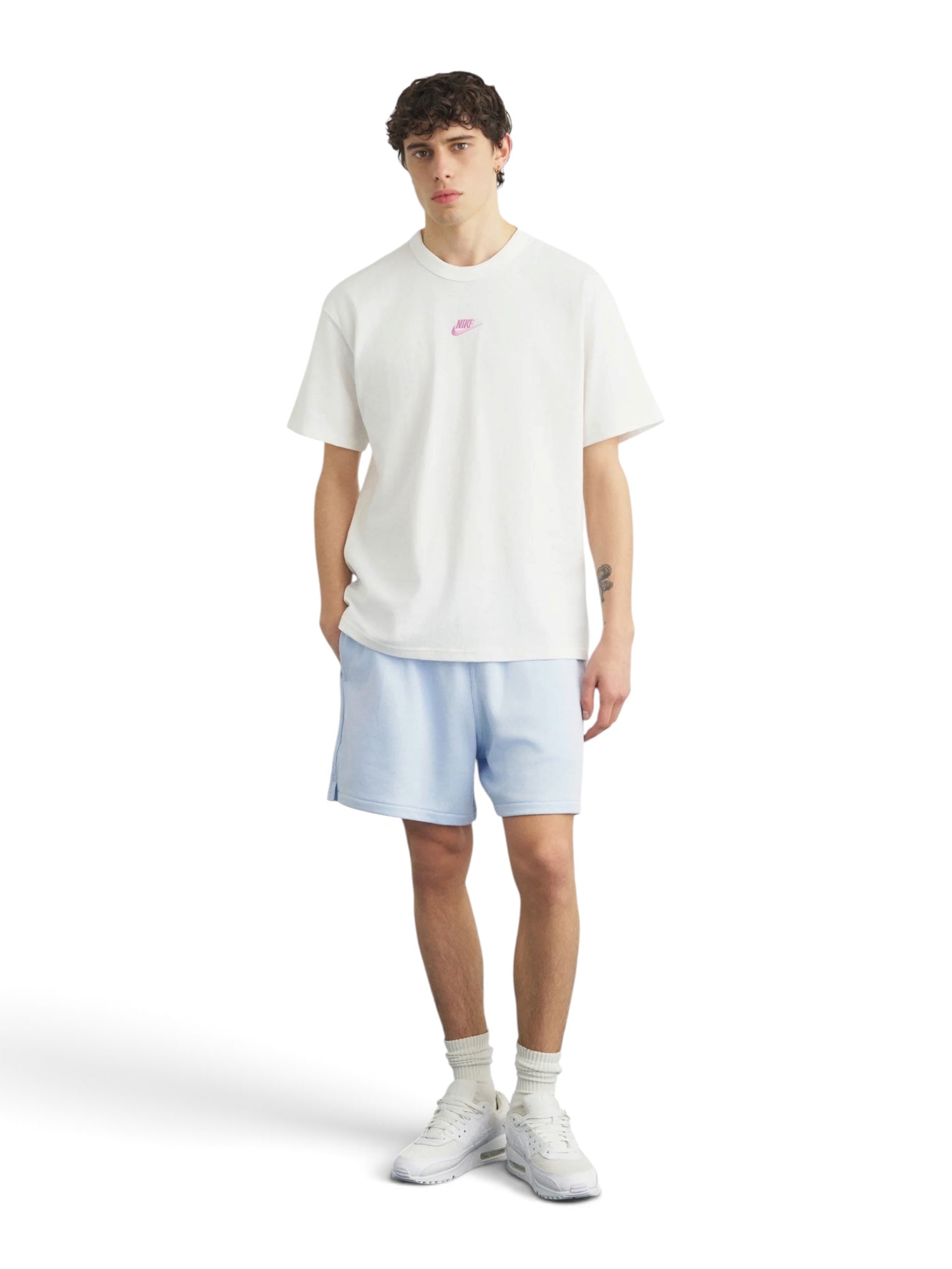 NIKE TEE LSE PREM ESS SUST