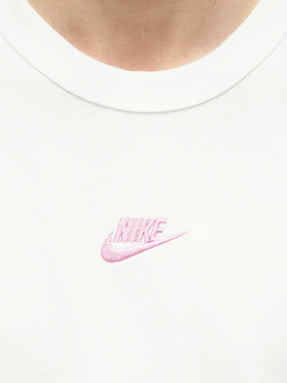 NIKE TEE LSE PREM ESS SUST