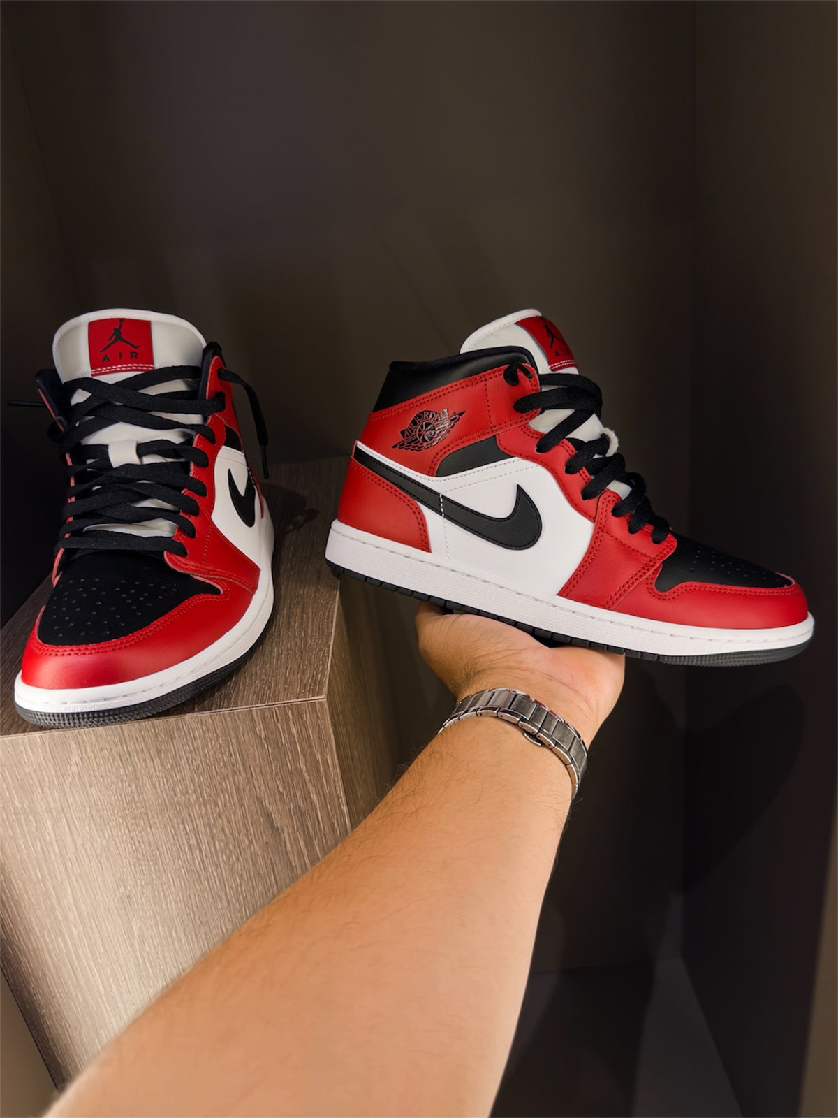 Jordan 1 Mid Chicago Toe - Pre Owned